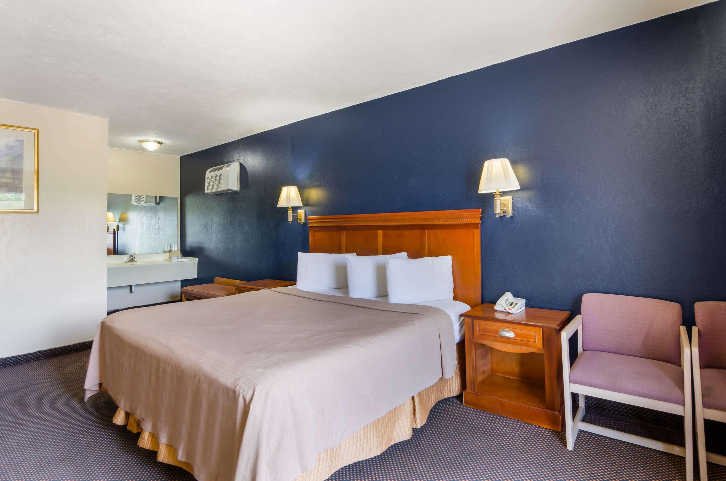 Rodeway Inn Church Hill - Tri Cities Area エクステリア 写真