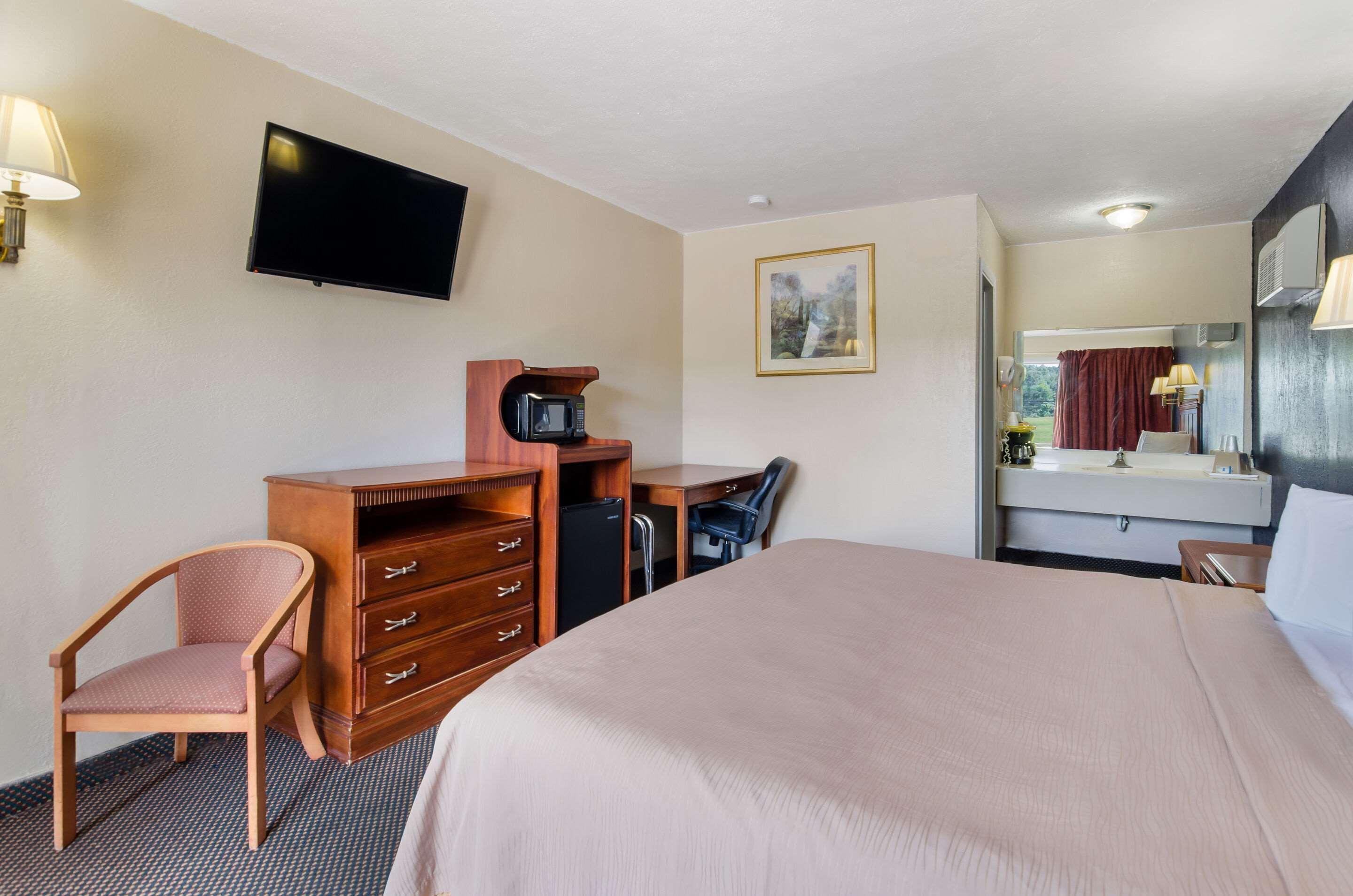 Rodeway Inn Church Hill - Tri Cities Area エクステリア 写真